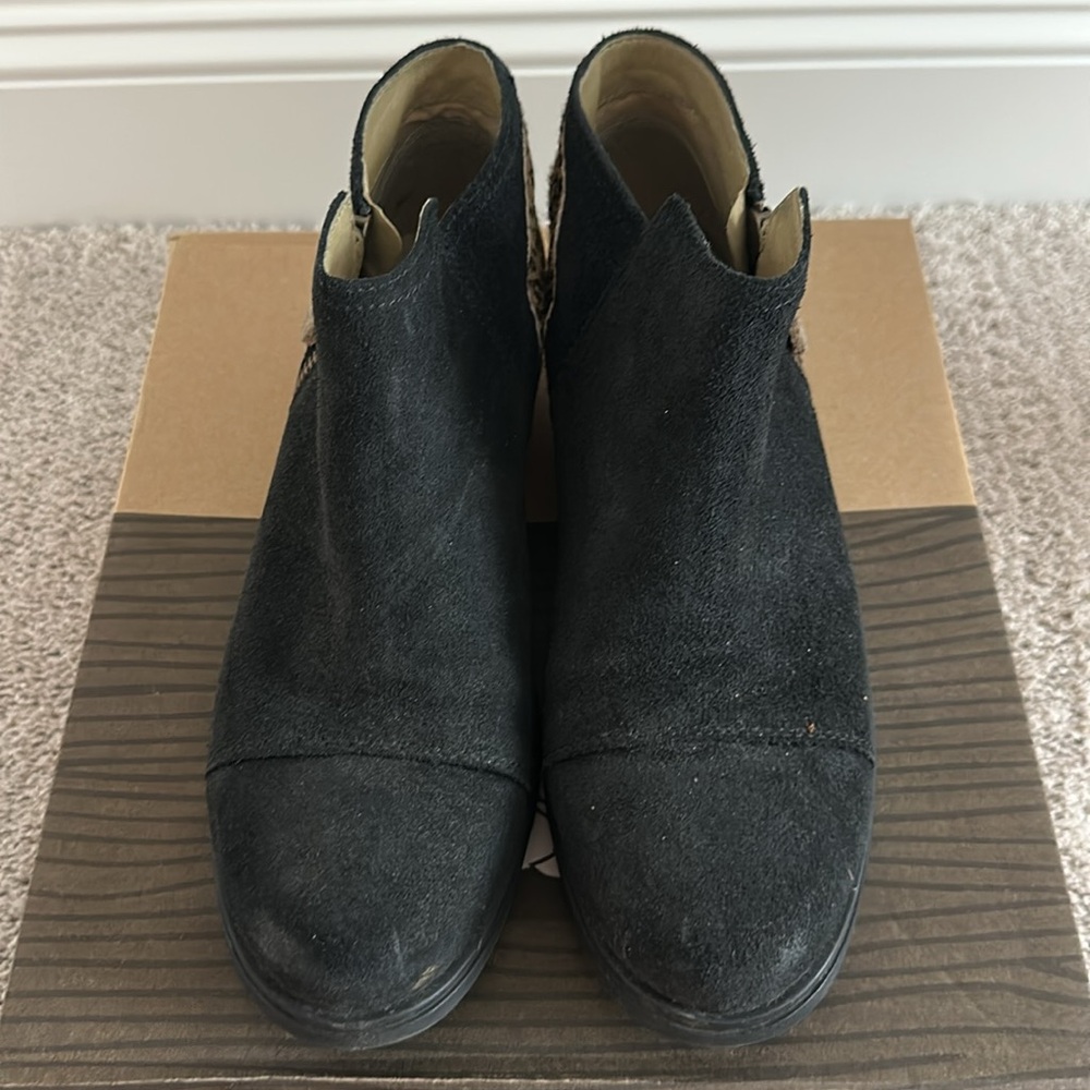 EUC Sorel Women's Black and Brown Ankle Booties - Picture 2 of 8